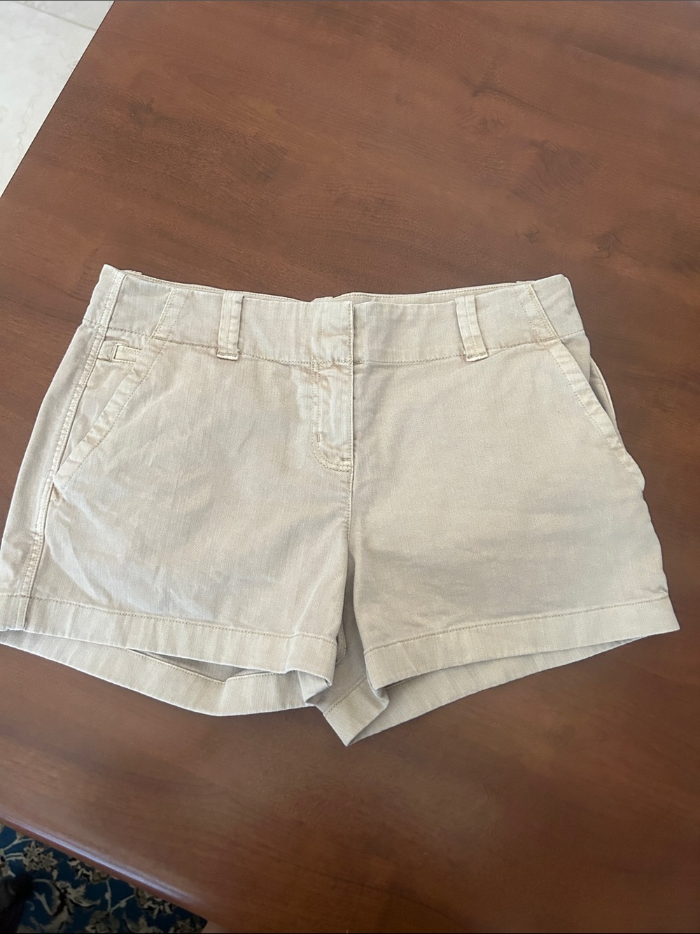 Vineyard Vines Women's Beige/Tan Bermuda Shorts